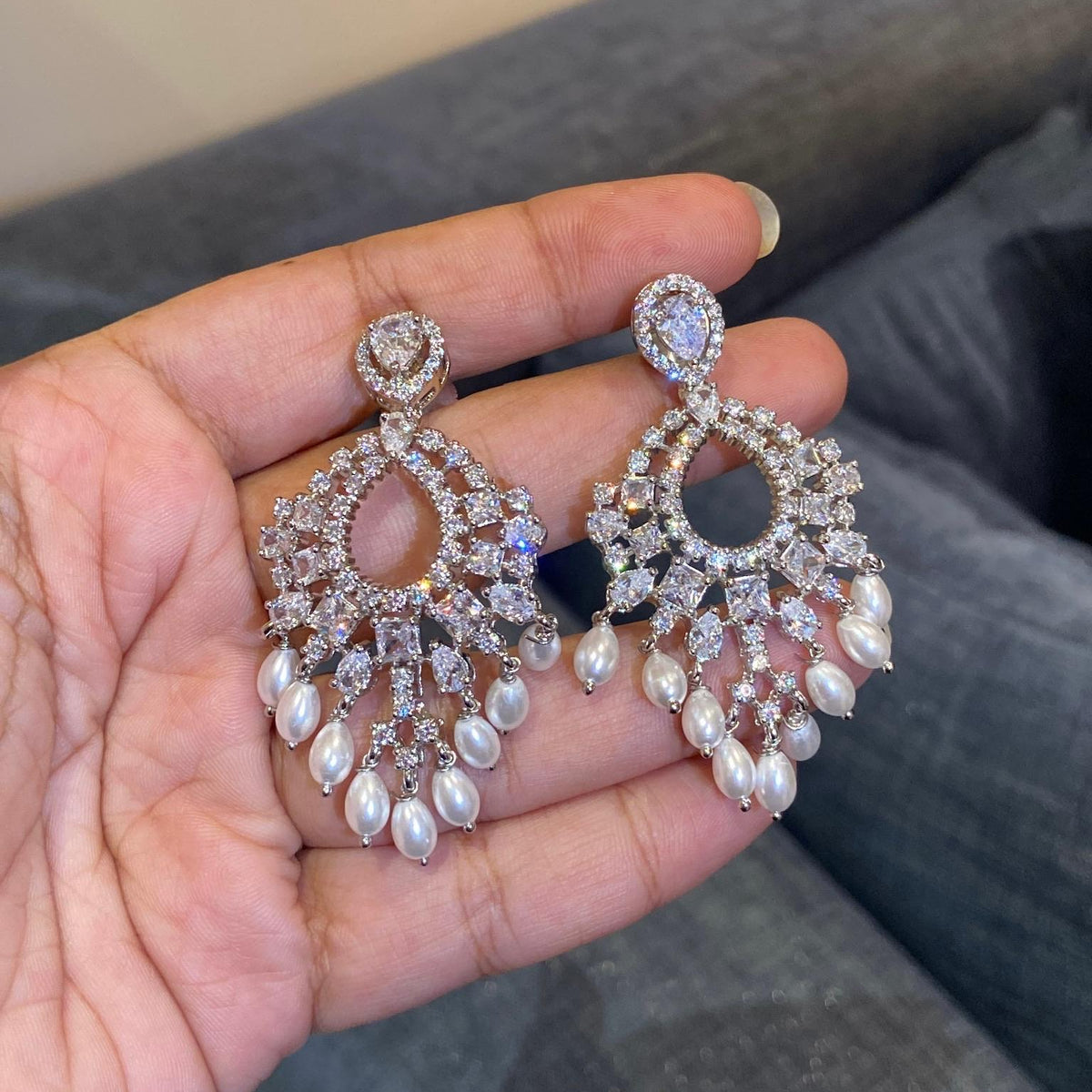 Cascade Pearl Chandelier cocktail Earrings 🤎🤎