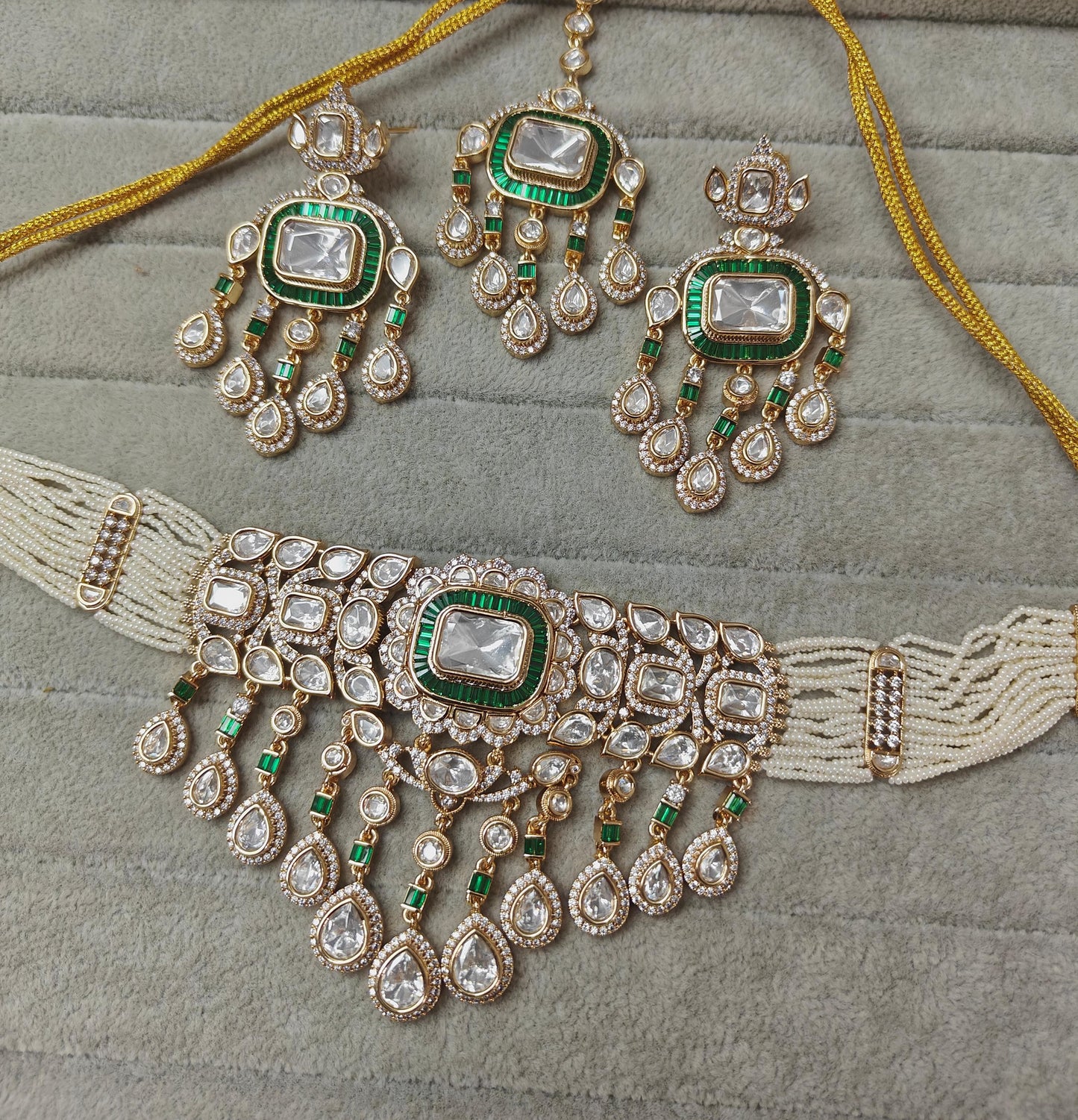 Festive baguette polki choker set