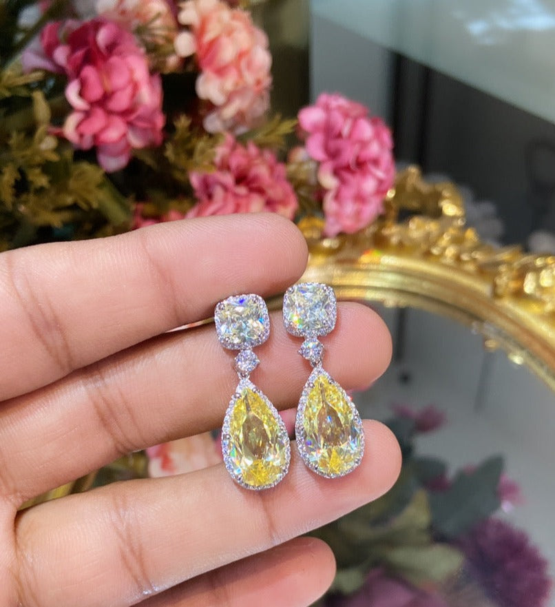 Cushion tear drop sparkly colour earrings 🎀