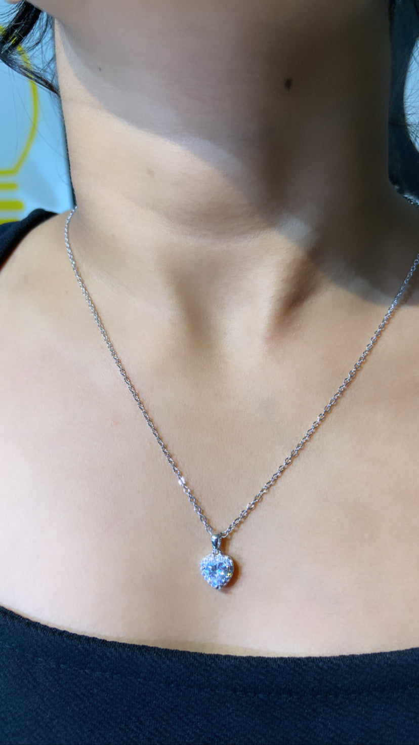 Heart halo pendant & chain