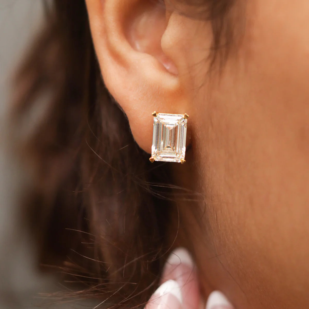2.5 ct EMERALD CUT SOLITAIRE