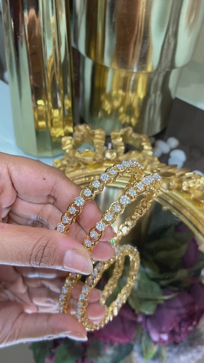 CLASSIC CLUSTER DIAMOND BANGLE (WITHOUT LOCK) 🪄