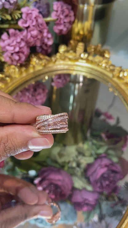 Criss cross band ring