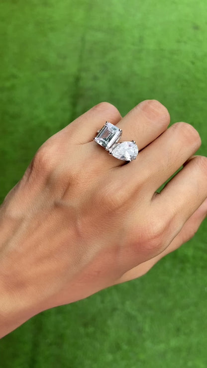 PEAR EMERALD CLASSIC RING