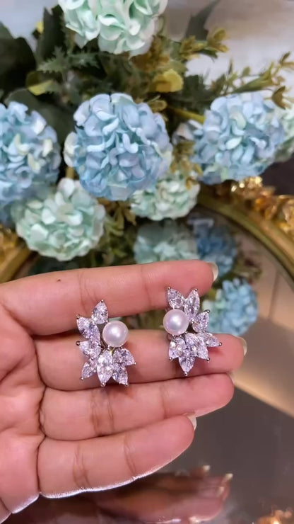 PEARL BLOSSOM STUDS