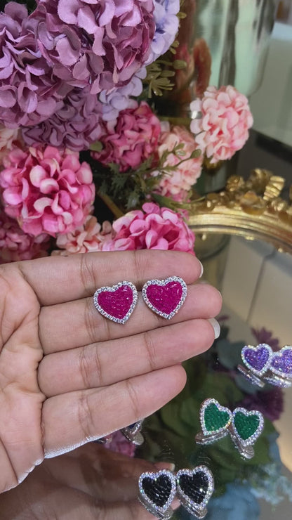 Invisible setting love earrings