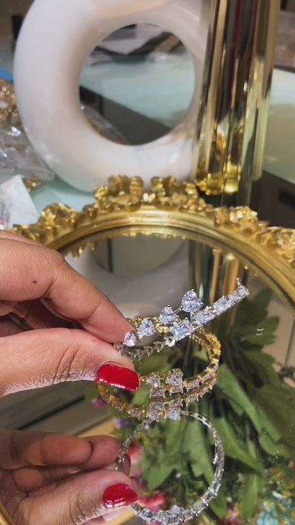 HEART EMERALD CUT STIFF BRACELET (SINGLE)