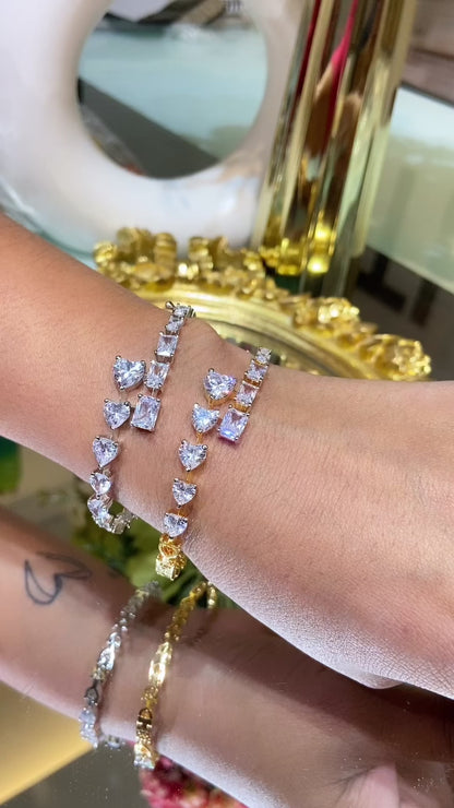 HEART EMERALD CUT STIFF BRACELET (SINGLE)