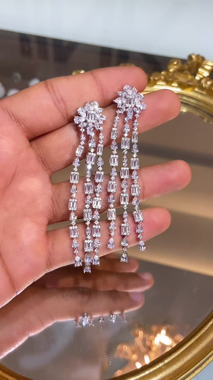 CLUSTER LONG COCKTAIL EARRING