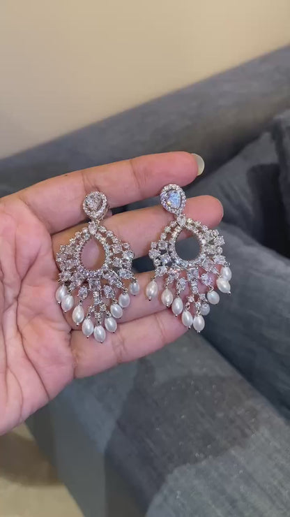Cascade Pearl Chandelier cocktail Earrings 🤎🤎
