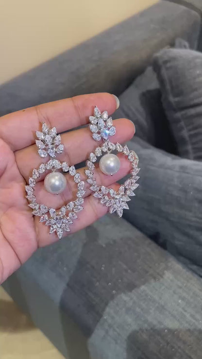 Pearl Centerpiece Cluster Cocktail Earrings 🤎🤎