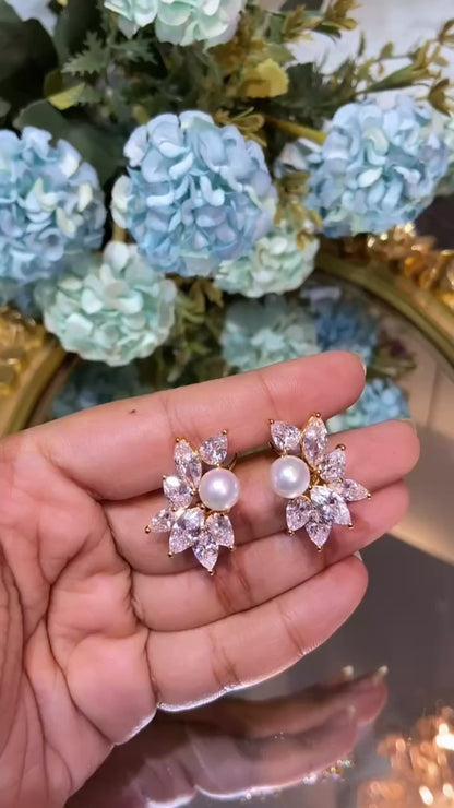 PEARL BLOSSOM STUDS
