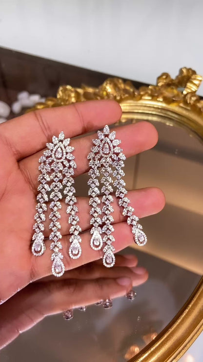 MANALI COCKTAIL EARRING