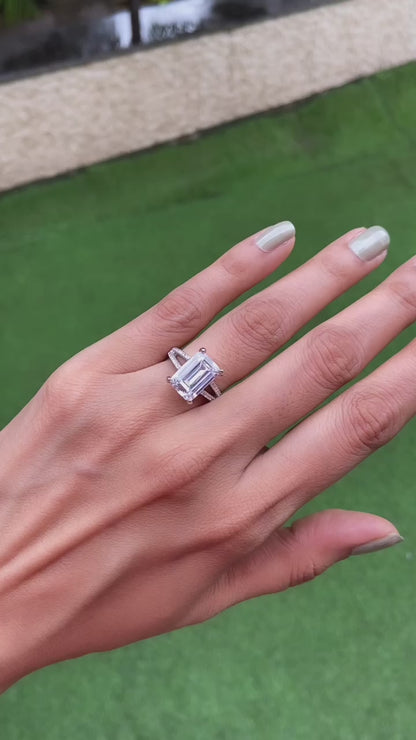 4 ct Emerald cut  soliatire ring