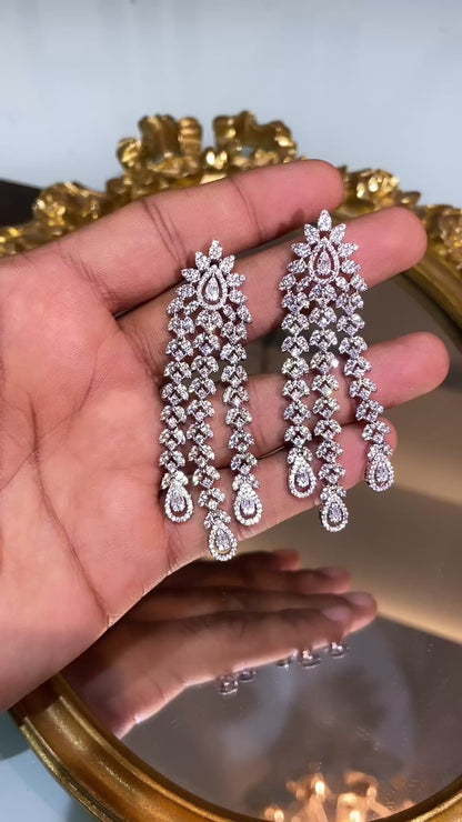 MANALI COCKTAIL EARRING