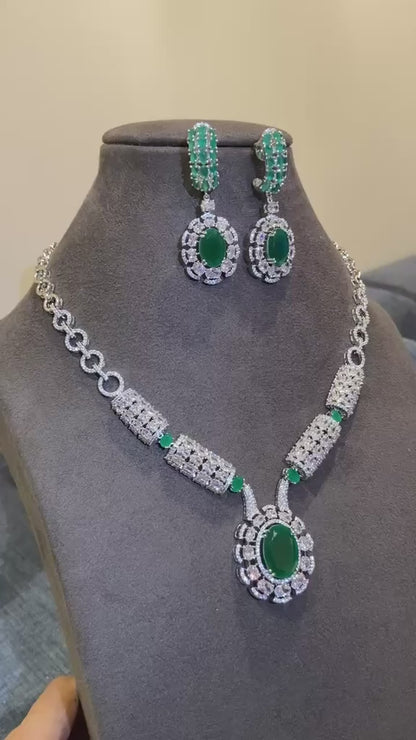 Emerald Centerpiece Cylinder-Link Necklace Set