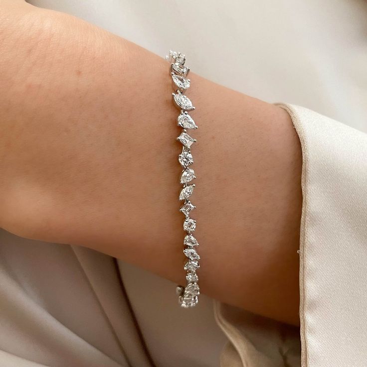 Multishape daily wear tennis bracelet
