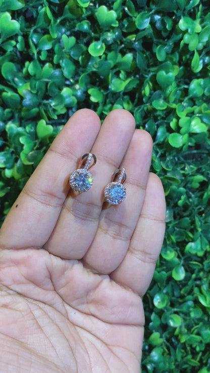 Solitaire huggie hoops 🔆