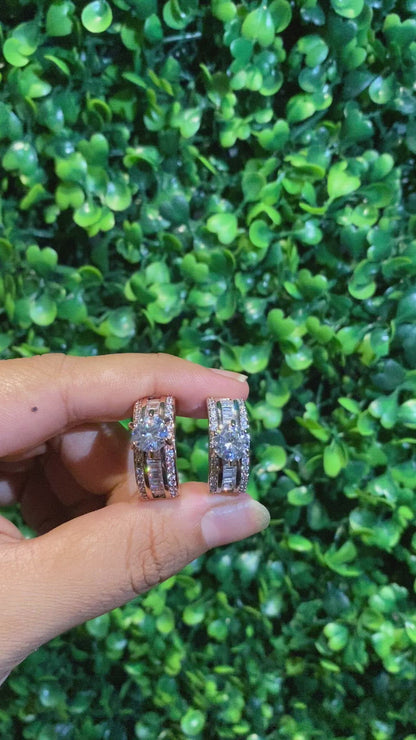 Solitaire baguette ring