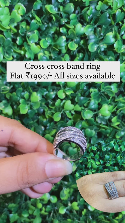 Criss cross band ring