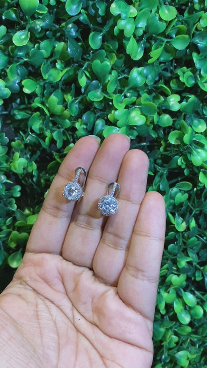 Solitaire huggie hoops 🔆