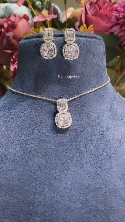 Misu Pendant set with earring 🔆 PRICE DROP