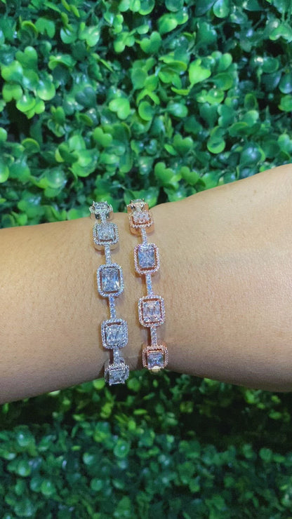 Cluster bracelet - Fits all ❣️