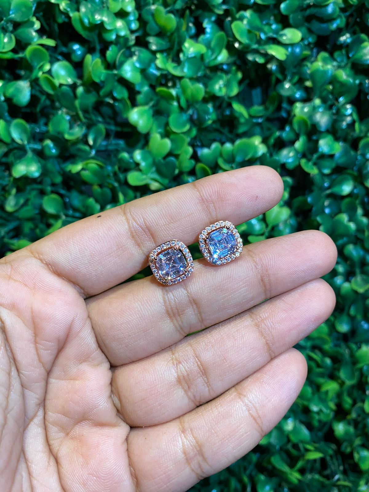 Cushion cut halo screwback earrings ❤️