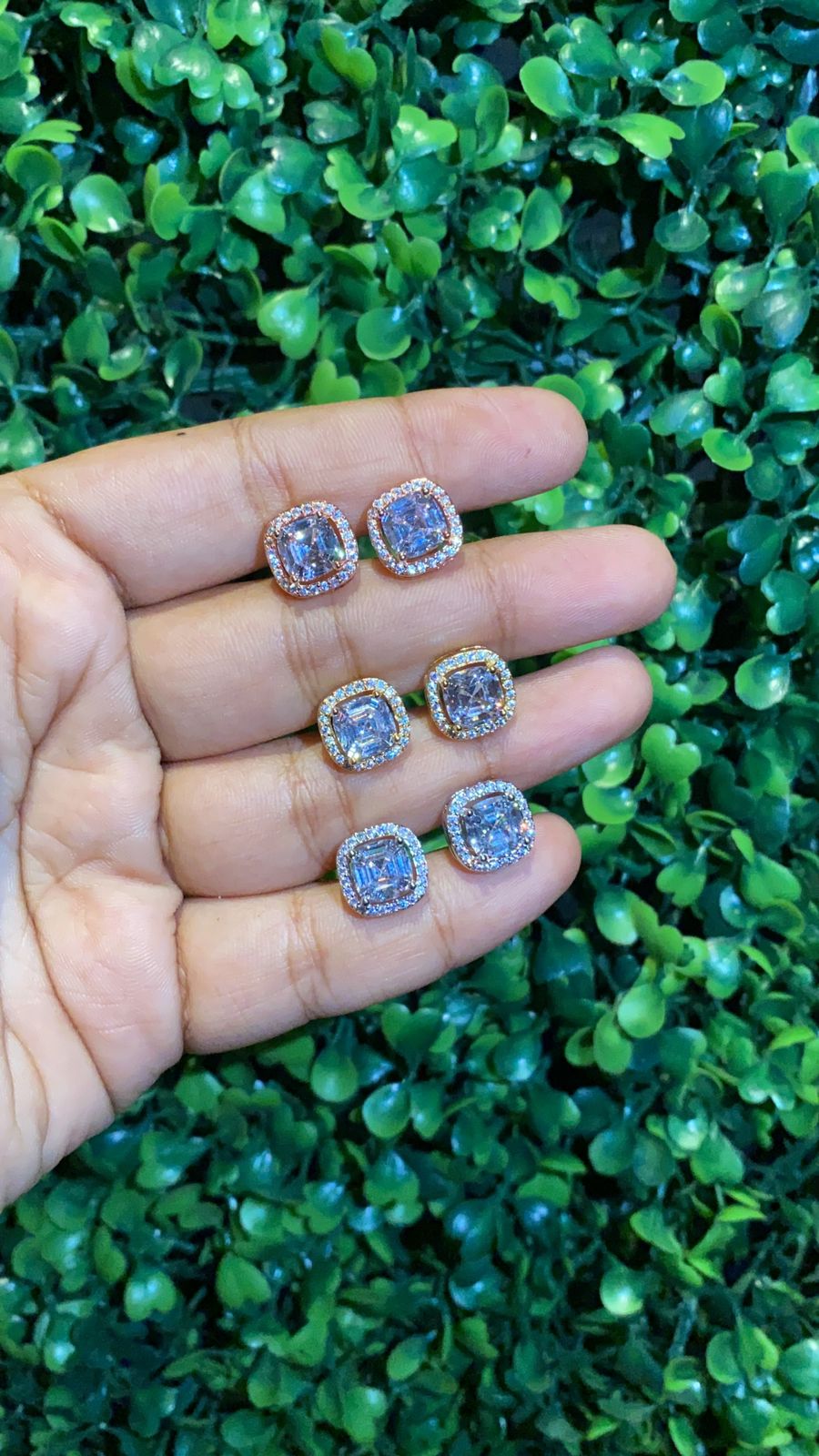 Cushion cut halo screwback earrings ❤️