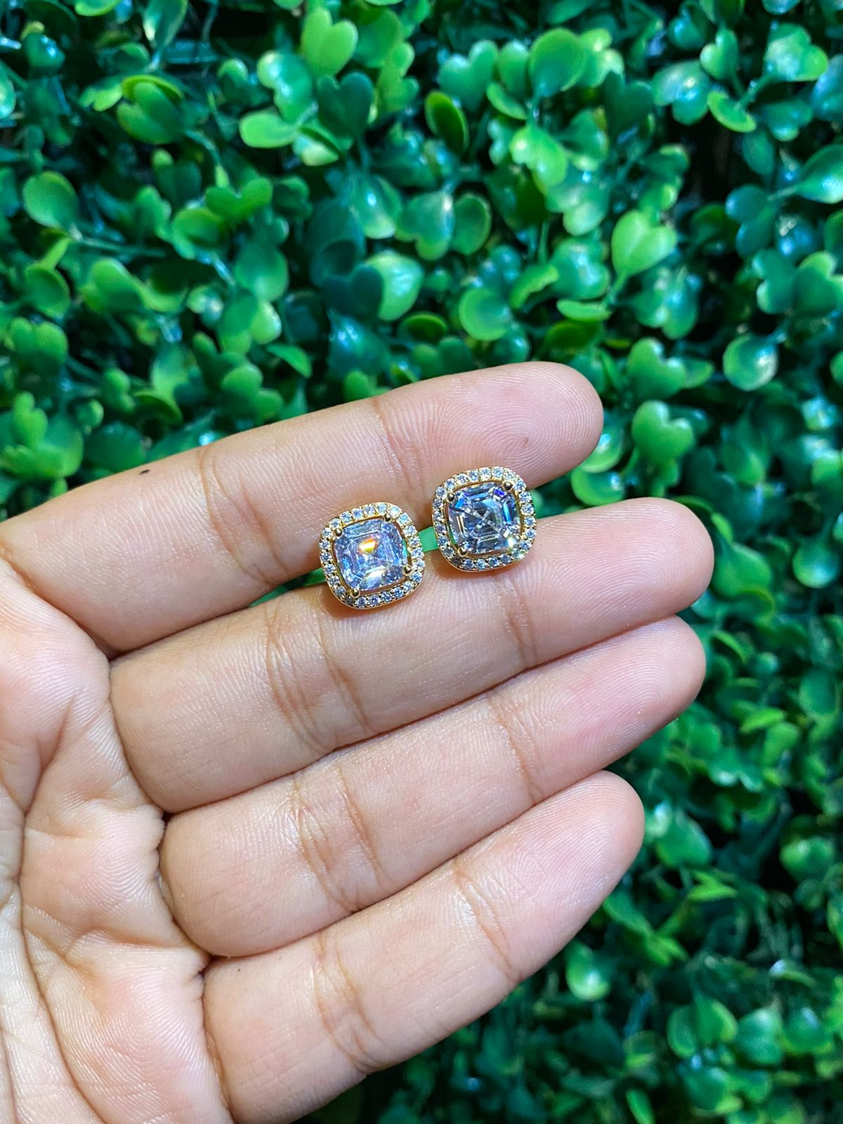 Cushion cut halo screwback earrings ❤️