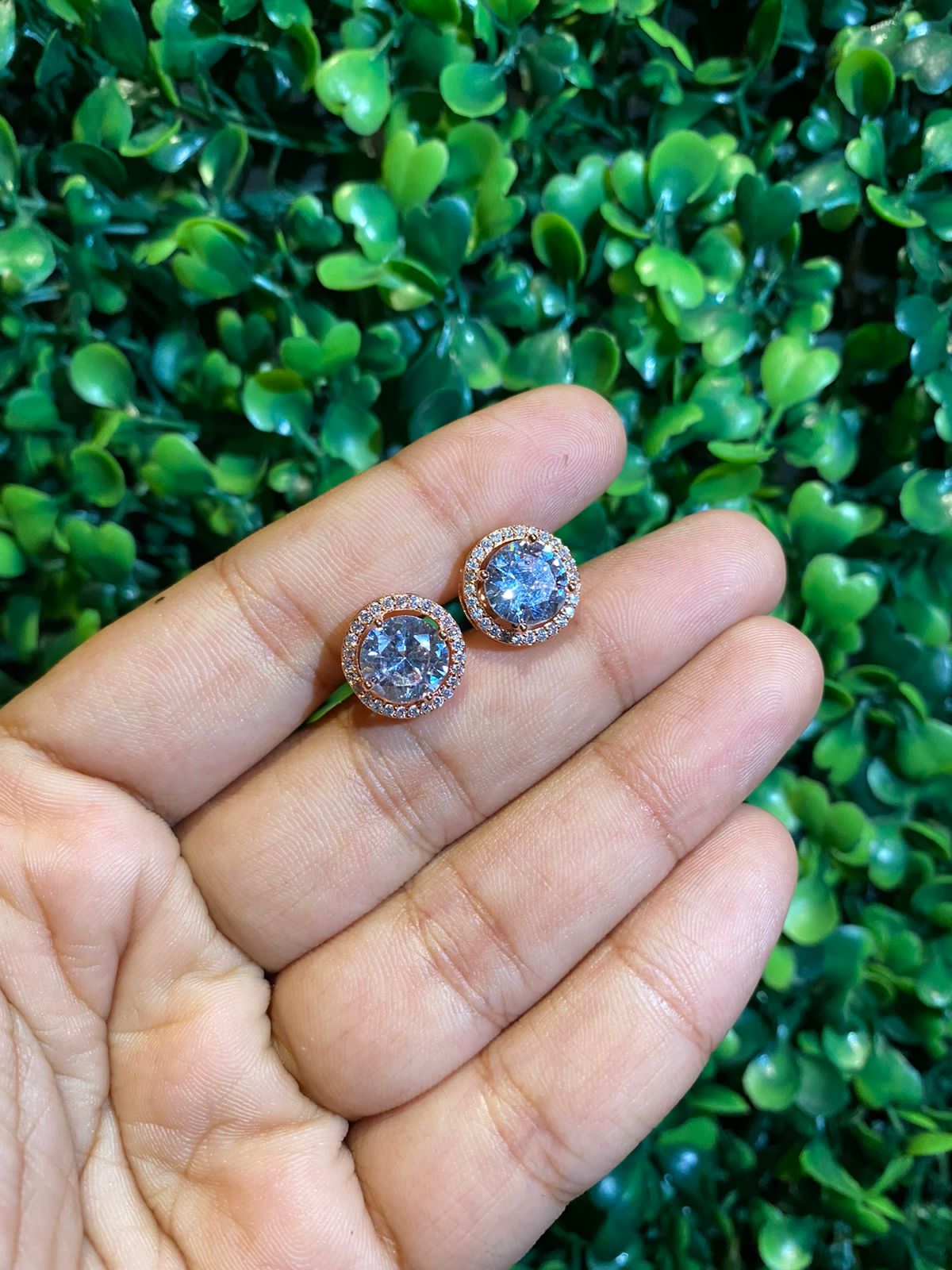 2.5 Ct round halo screwback earrings