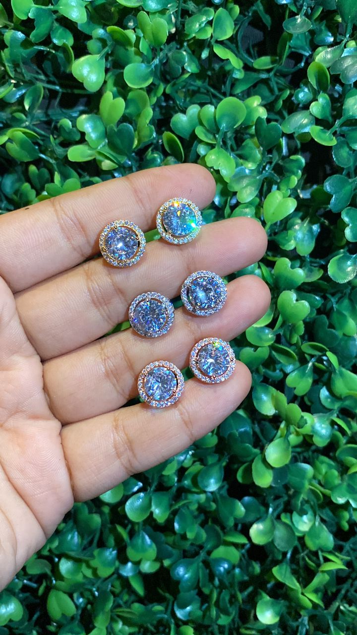2.5 Ct round halo screwback earrings