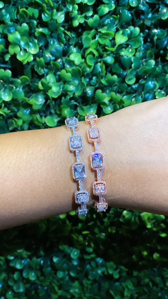 Cluster bracelet - Fits all ❣️