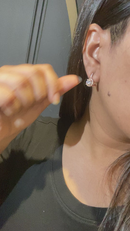 Solitaire huggie hoops 🔆