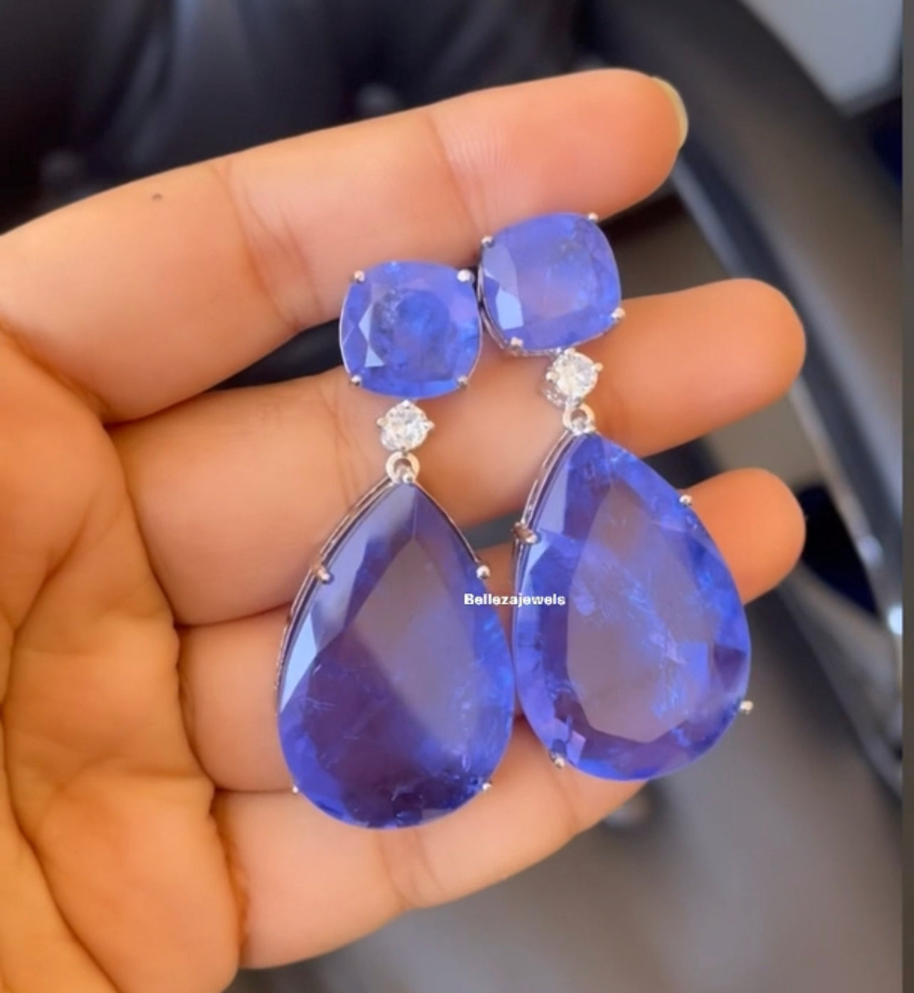 BEST SELLER TEAR DROP DOUBLET EARRING 💚