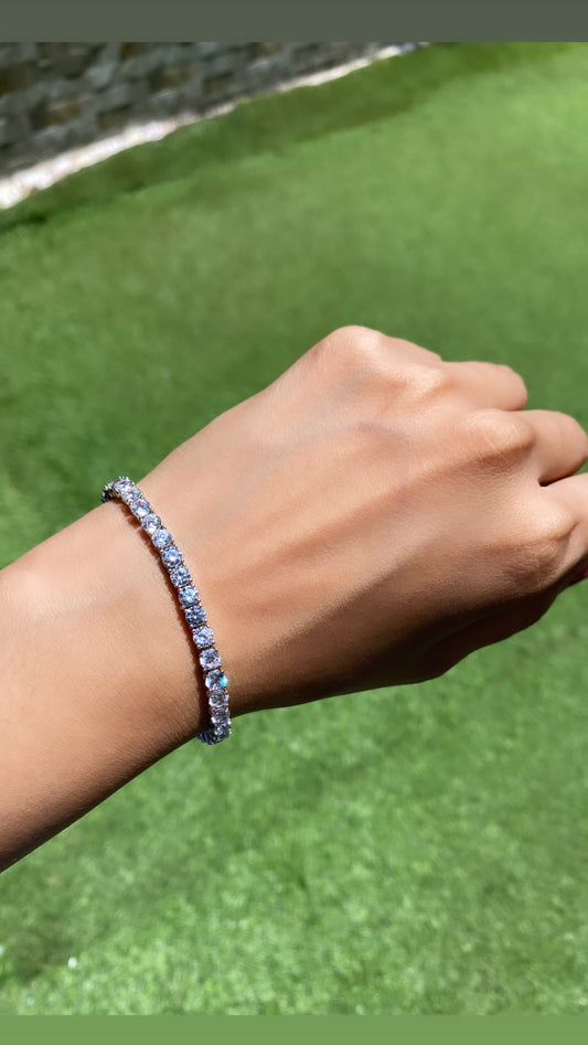 4mm medium (0.25ct) Round tennis bracelet ⭐ ADD TO CART AND GET FLAT 20% OFF 🔝