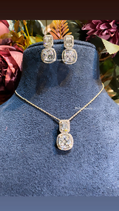 Misu Pendant set with earring 🔆 PRICE DROP