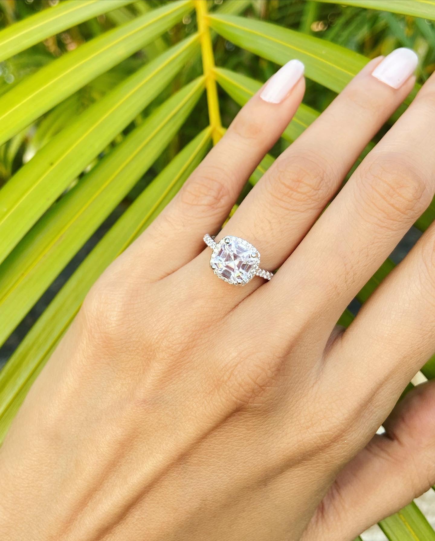 Cushion halo solitaire ring 🔥