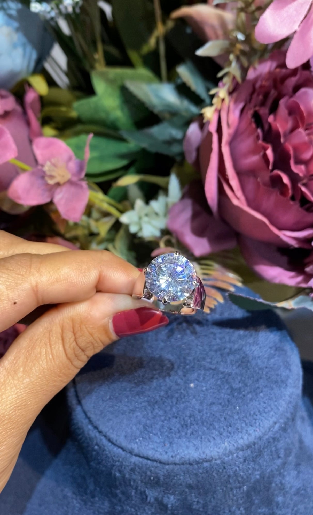 6 CT ROCK BLING RING (ADD TO CART AND GET A FREE GIFT)⭐