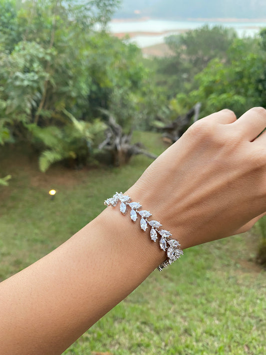 Marquise leaf tennis bracelet 🤌🏻