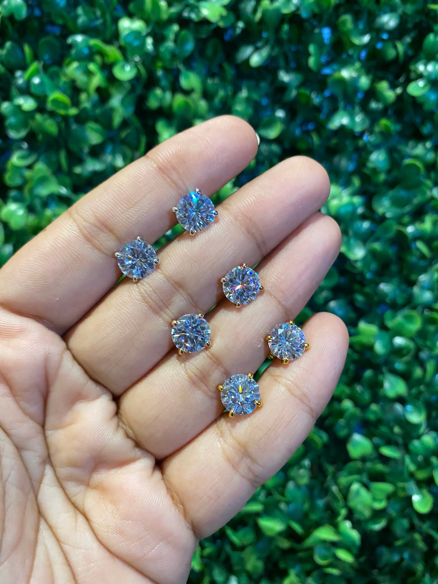 2 CT SOLITAIRE EARRINGS (SCREWBACK) (Get a FREE GIFT)