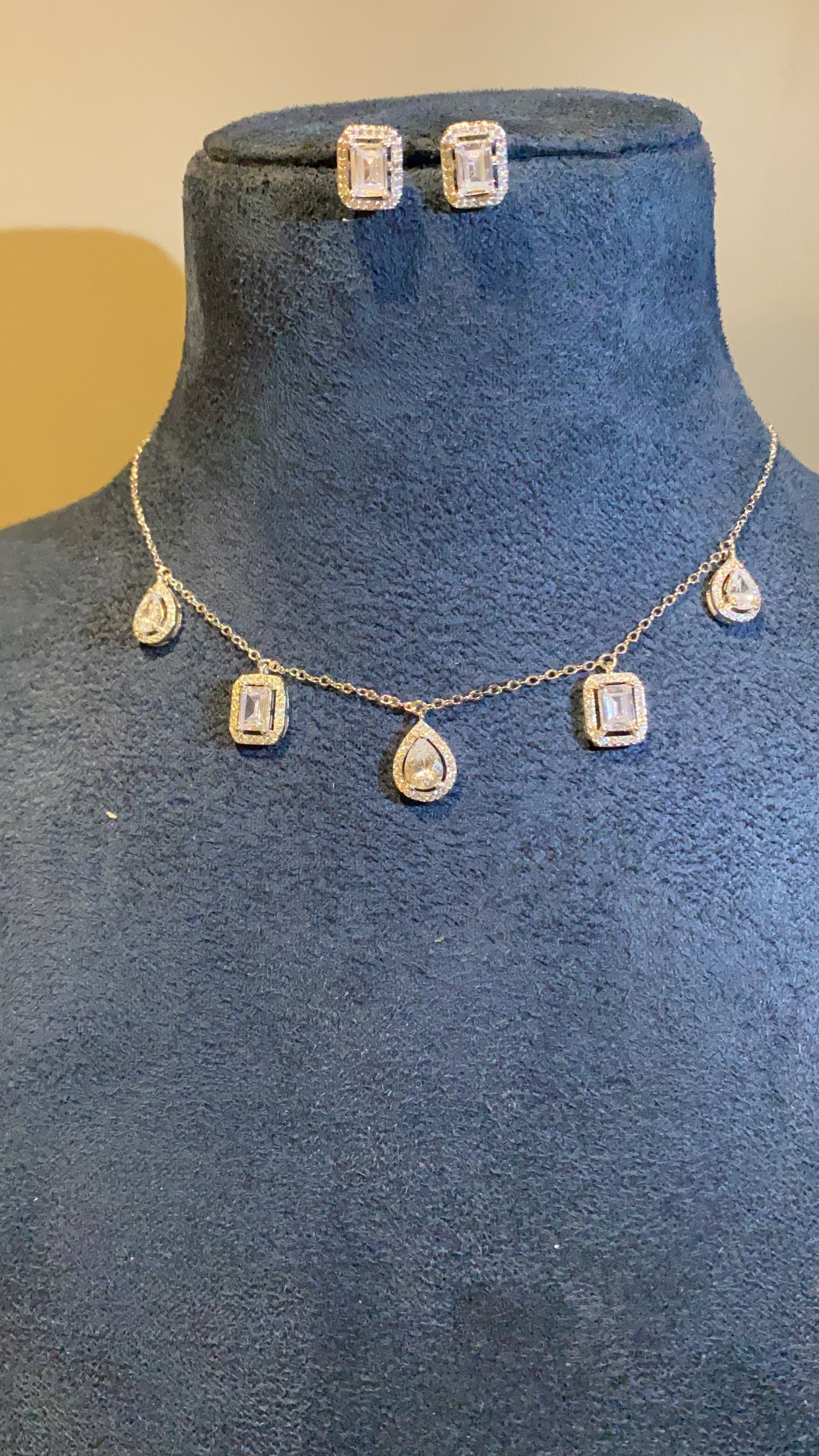 Multishape Necklace set