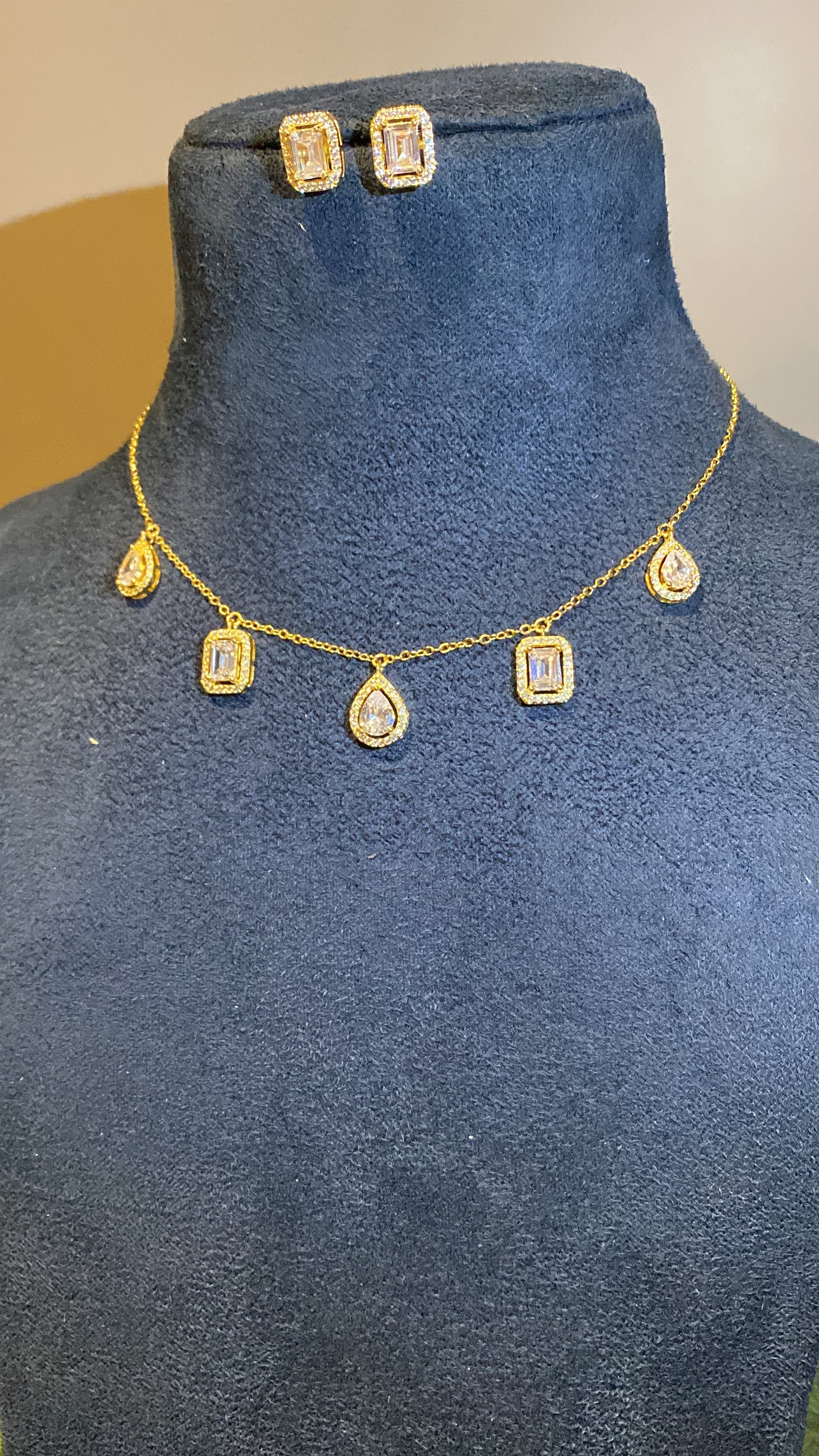 Multishape Necklace set